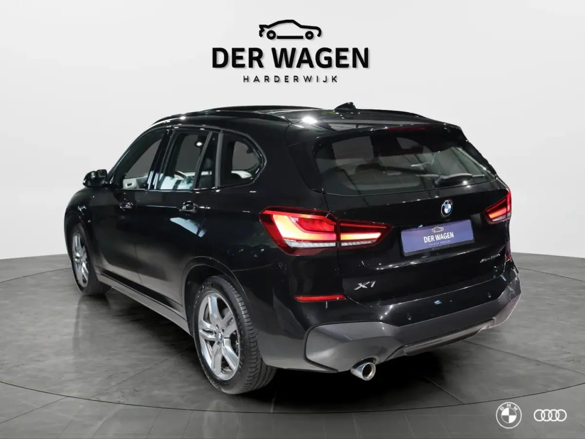 xDr25e M SPORT / PANODAK / CAMERA / STOELVW. / 18"