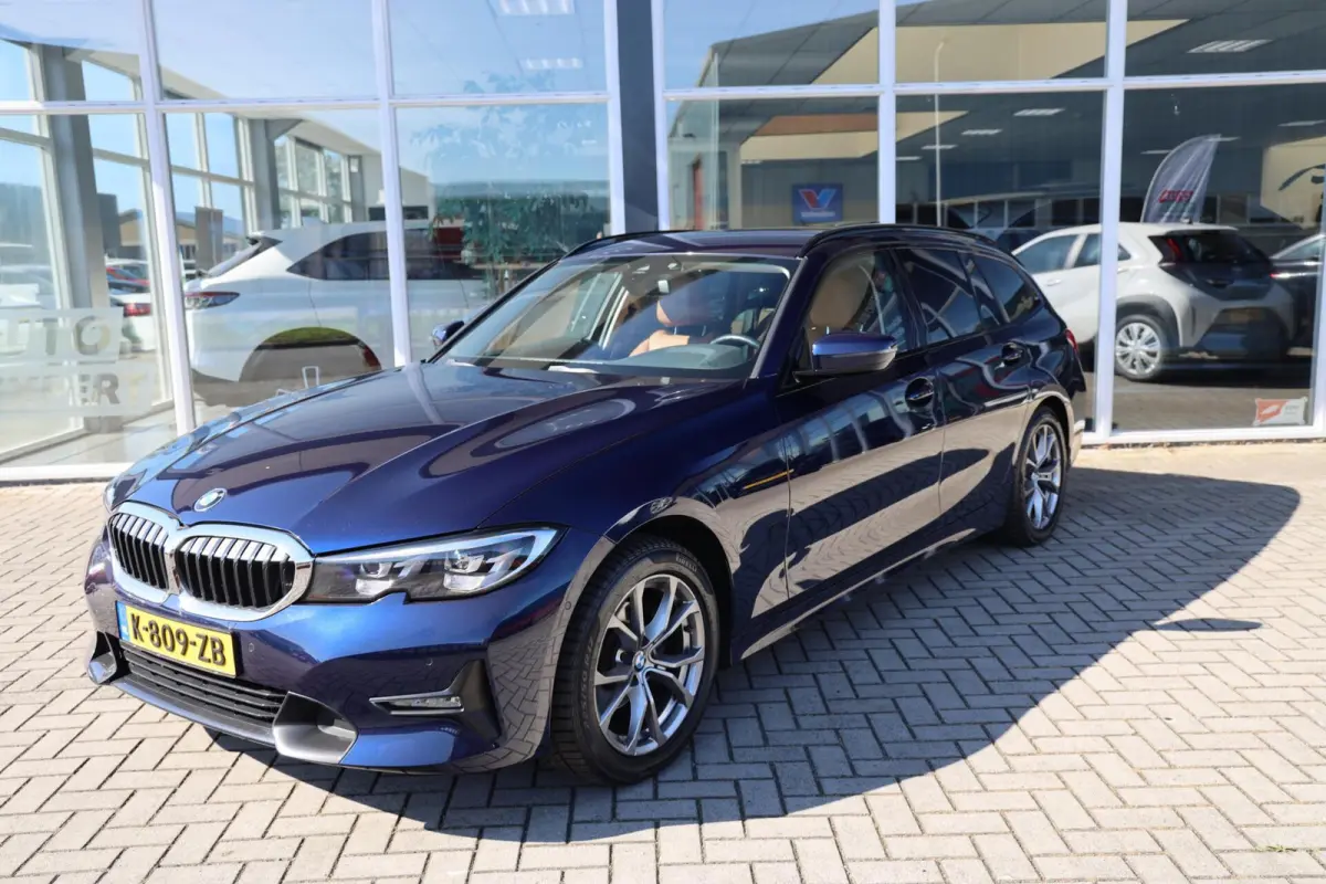 318i Business Edition Plus|Leder|Automaat|Individual|Navi|Apple carplay/Android auto|Cruise|