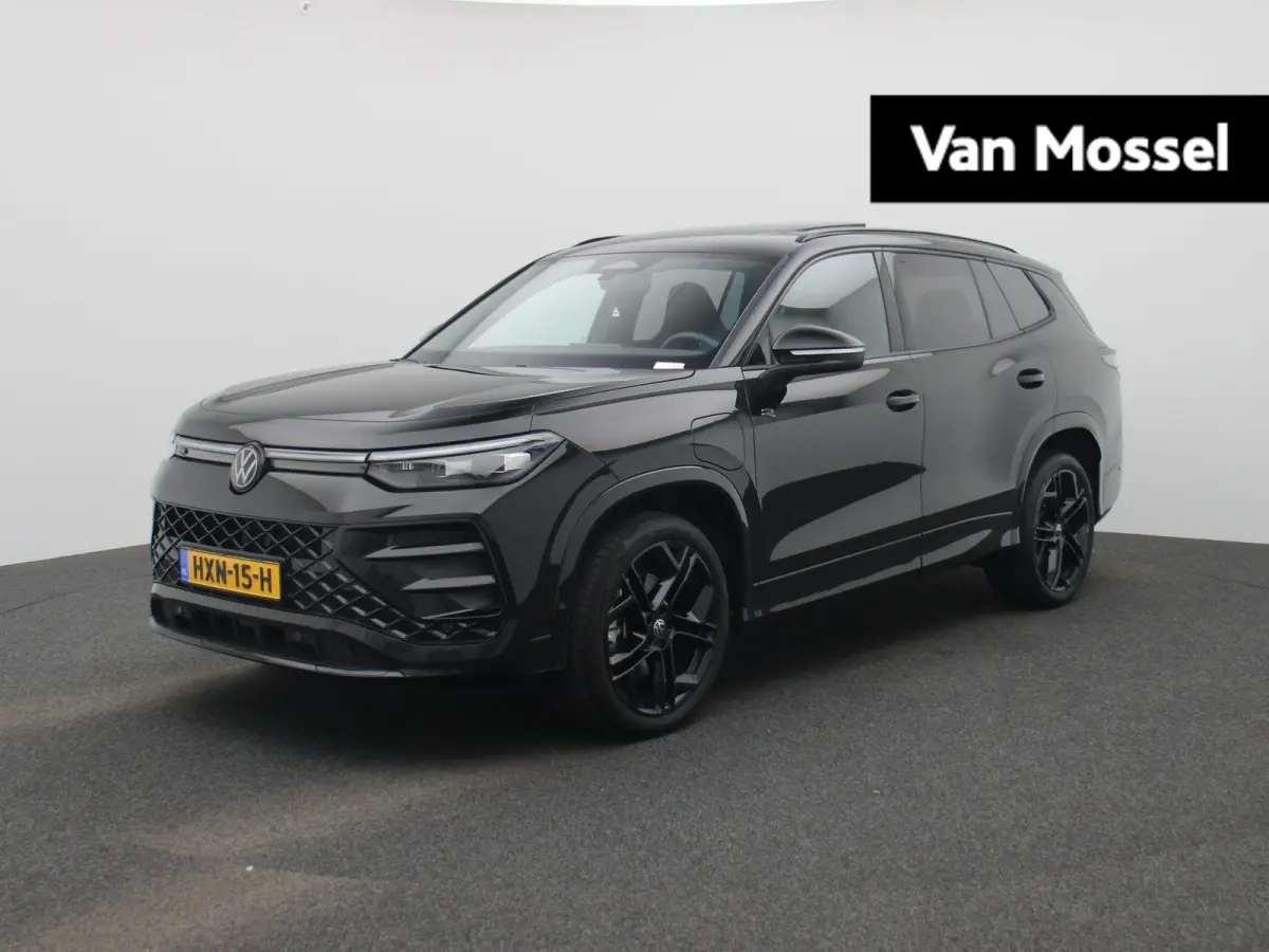 1.5 eHybrid R-Line Edition 204 PK| Origineel Nederlands | 1e Eigenaar | Panoramadak | Navigatie | Stoelverwarming | Stuurwielverwarming | Achteruitrijcamera