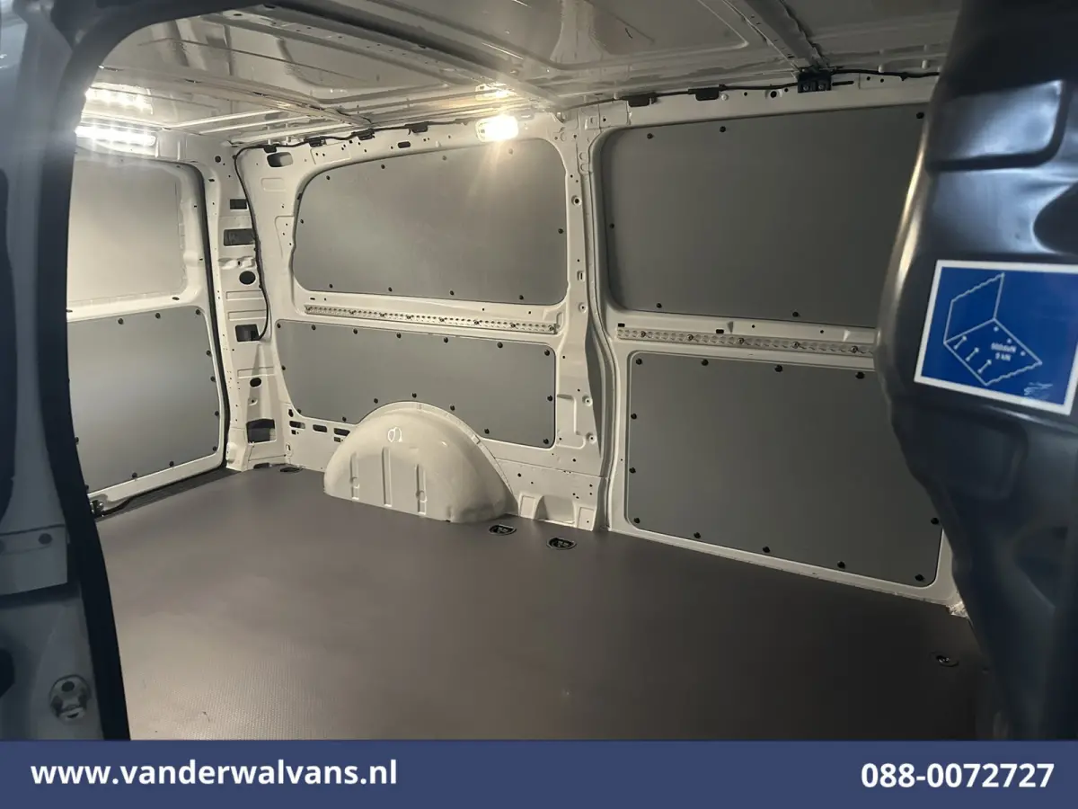 116 CDI 163pk L3H1 Euro6 Airco | Camera | Apple Carplay | Cruisecontrol | Bumper in de kleur Stoelverwarming, Android Auto, Bijrijdersbank