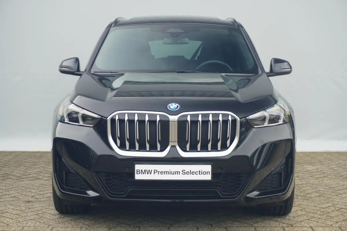 xDrive25e Optimized Edition M Sport | Trekhaak | Schuif-kanteldak | 19 Inch | Adaptieve LED koplampen | Comfort Access