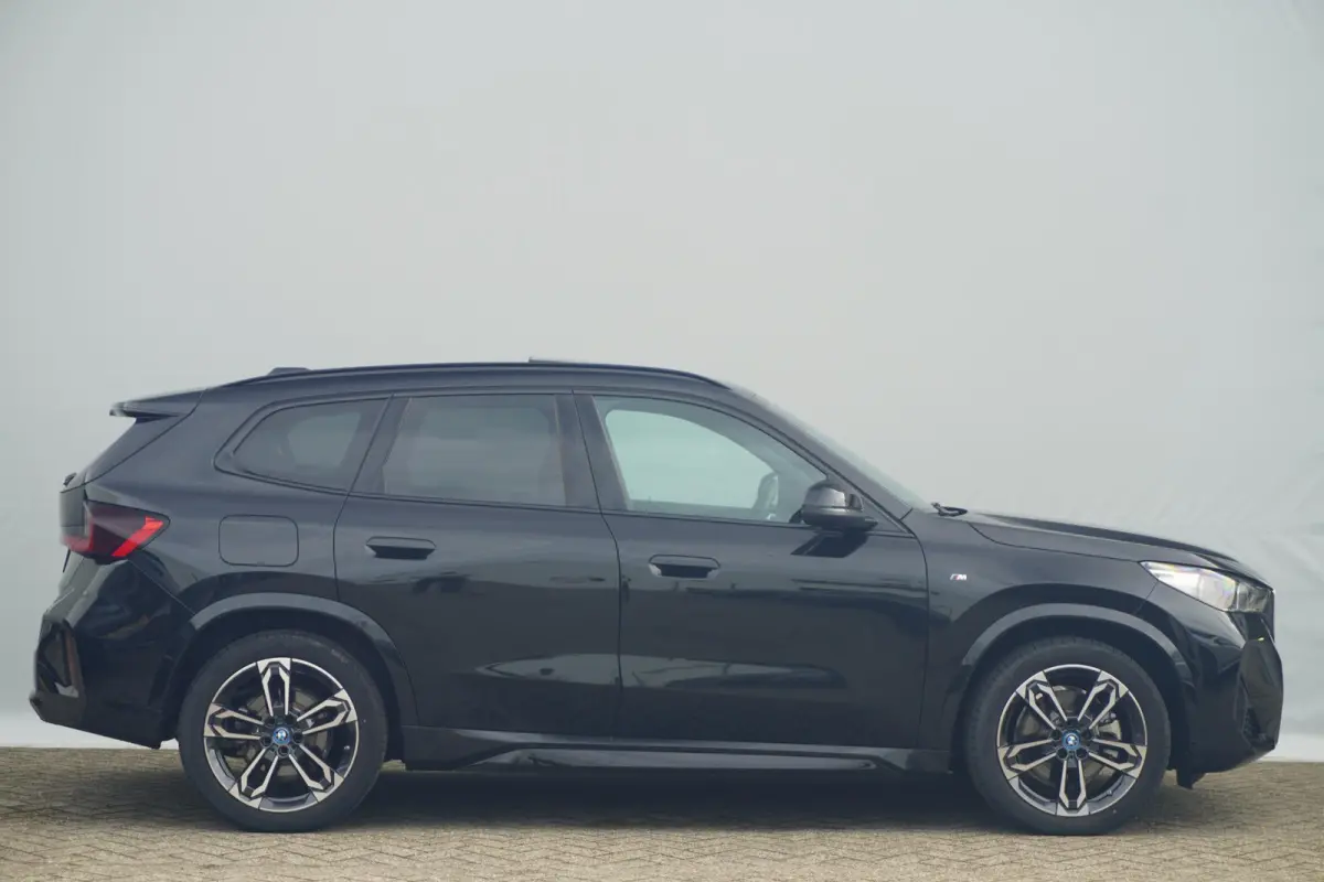 xDrive25e Optimized Edition M Sport | Trekhaak | Schuif-kanteldak | 19 Inch | Adaptieve LED koplampen | Comfort Access