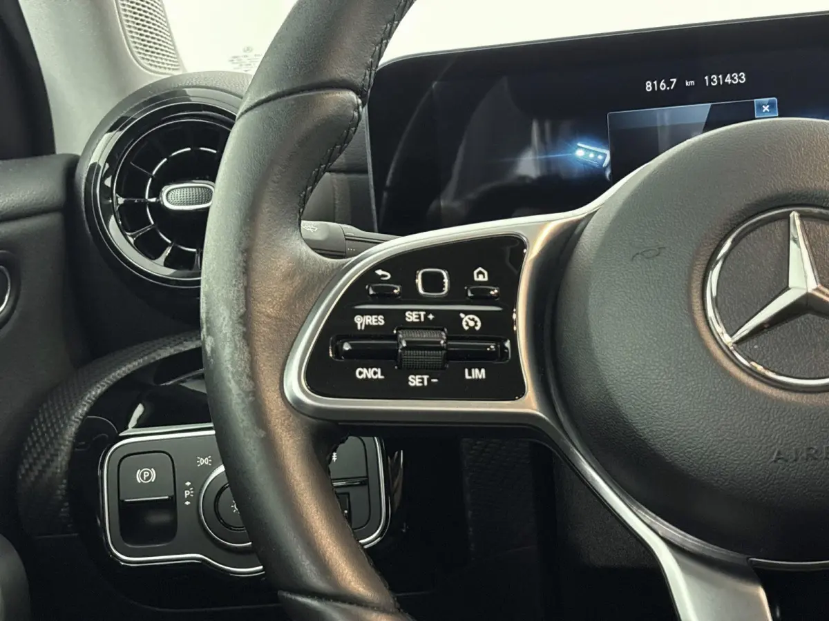 180 Business Solution Nederlands Voertuig | Stoelverwarming |Cruise Control | Lichtmetalen Velgen | Parkeer Assistent | Parkeersensor Voor en Achter