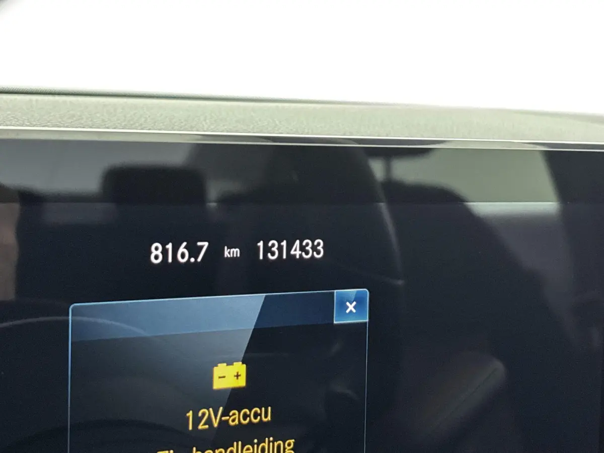 180 Business Solution Nederlands Voertuig | Stoelverwarming |Cruise Control | Lichtmetalen Velgen | Parkeer Assistent | Parkeersensor Voor en Achter