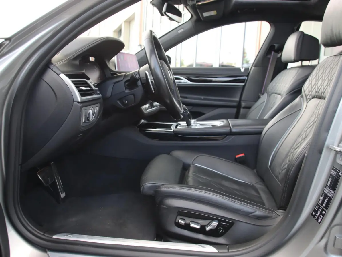 750i xDrive High Executive | M-sport | €190.219 NIEUW!! | Full Options |