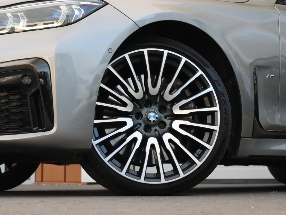 750i xDrive High Executive | M-sport | €190.219 NIEUW!! | Full Options |