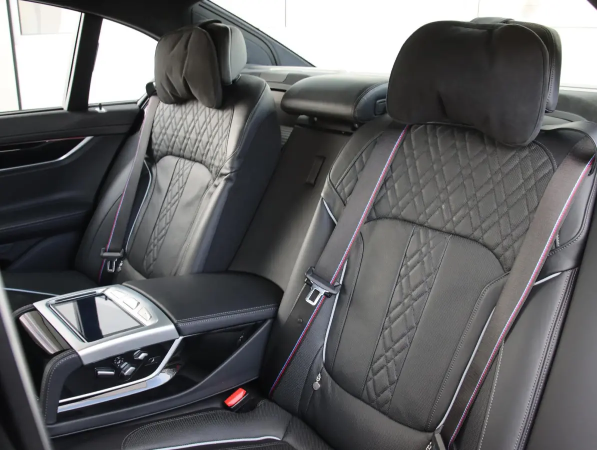 750i xDrive High Executive | M-sport | €190.219 NIEUW!! | Full Options |