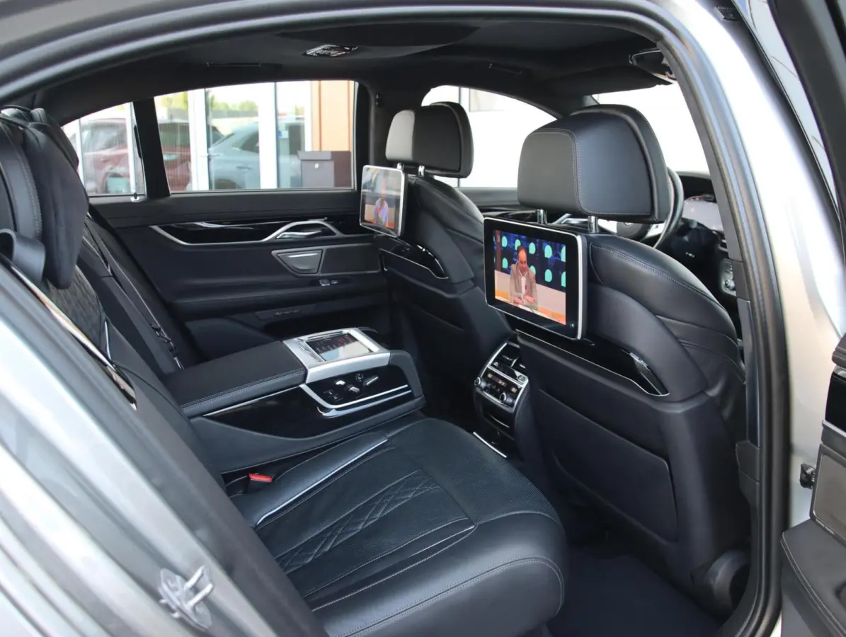 750i xDrive High Executive | M-sport | €190.219 NIEUW!! | Full Options |