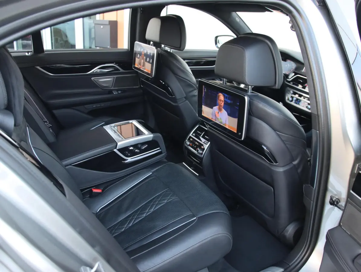 750i xDrive High Executive | M-sport | €190.219 NIEUW!! | Full Options |
