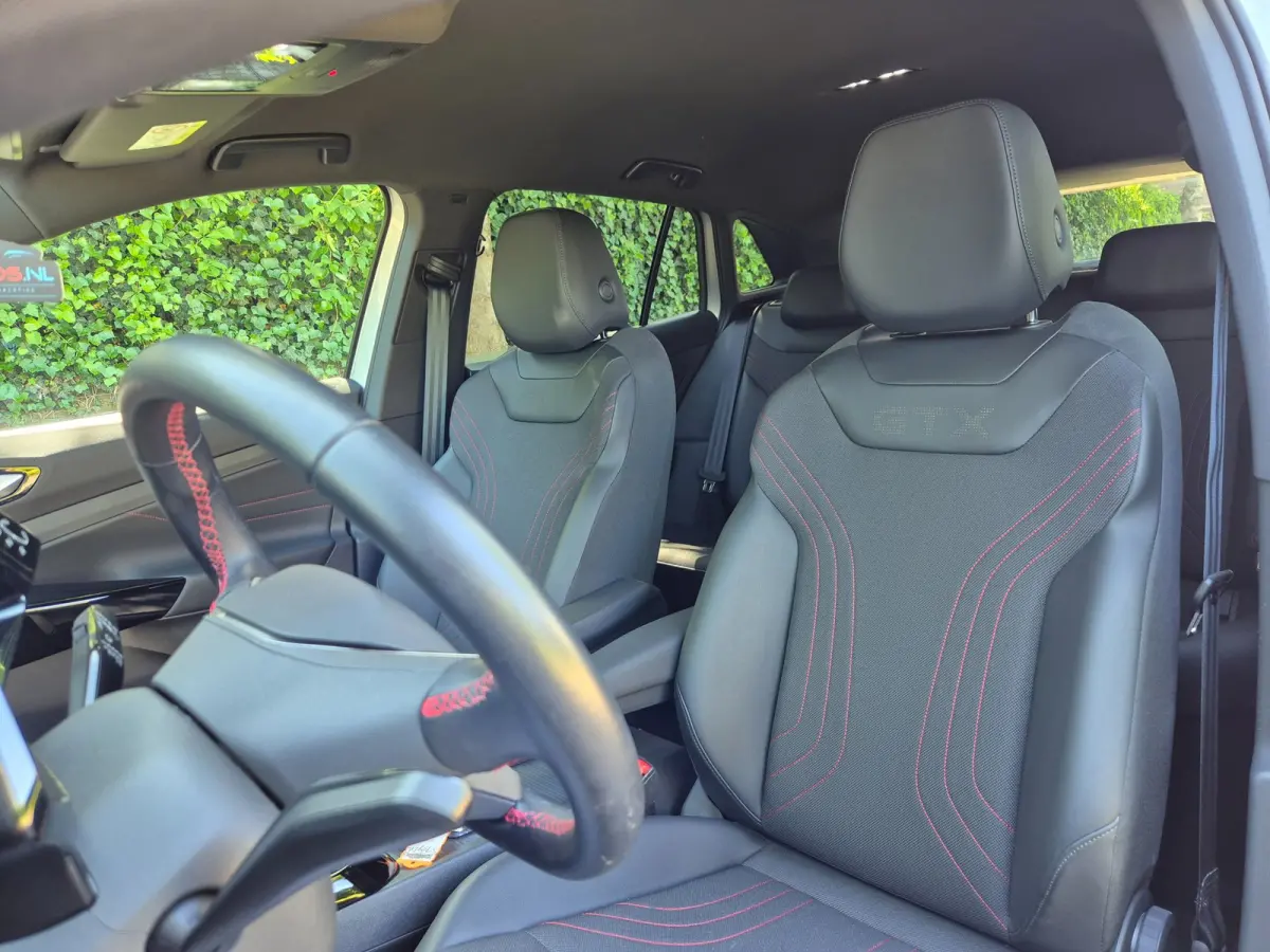 GTX 4Motion 77 kWh 1e Eig. 95,4% SoH Sport NAP NL CarPlay LED Trekhaak BTW Auto Stuurverwarming Adaptieve Cruise