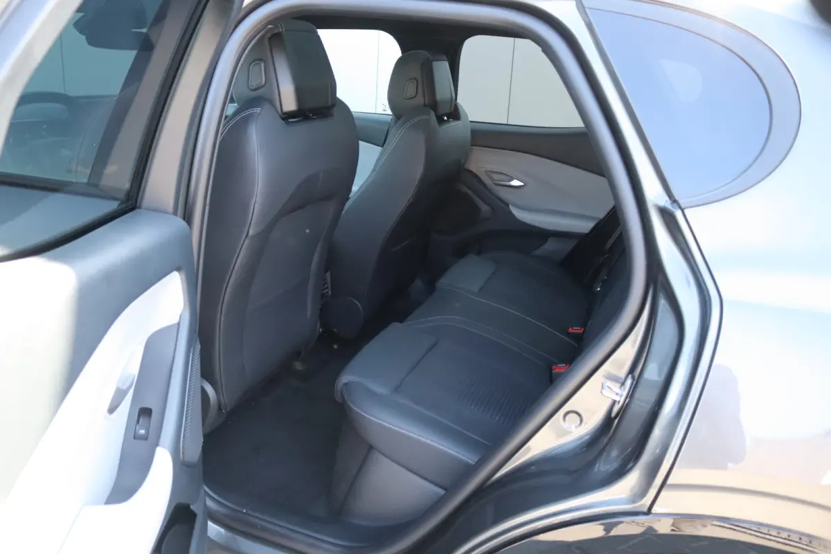 Premium Extended Range 340PK AWD 79 kWh Pano-dak/Adaptive-cruise/360camera/Stoelverwaming