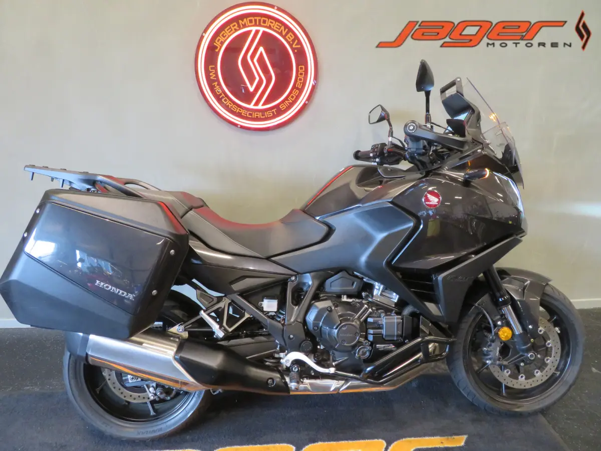 Honda NT1100 Dct 2023 Benzine Onbekend leasen