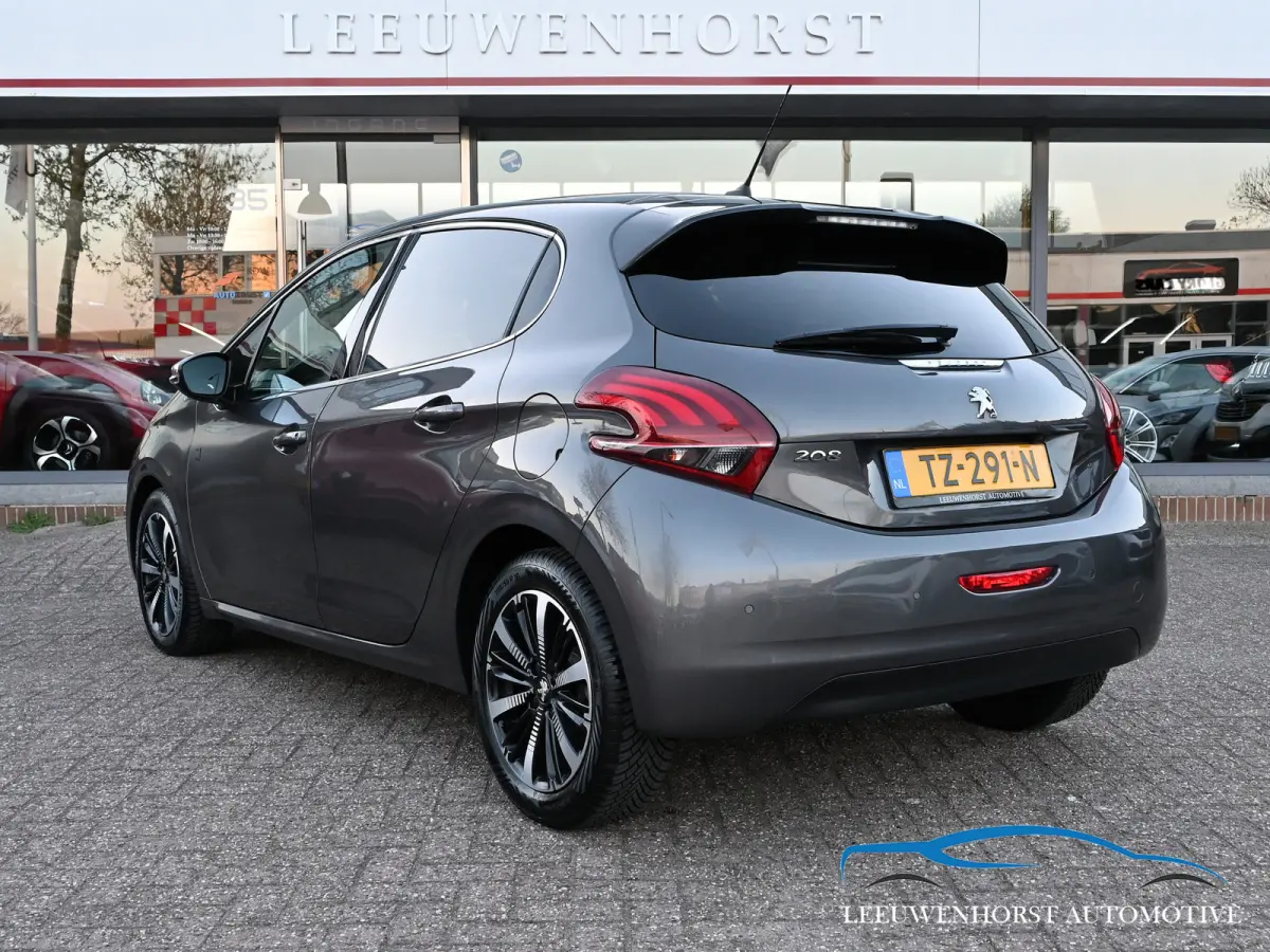 1.2 PureTech Tech Edition, AUTOMAAT, camera, clima, cruise, S/S, LED, 2 x PDC, LMV, NL-dealerauto