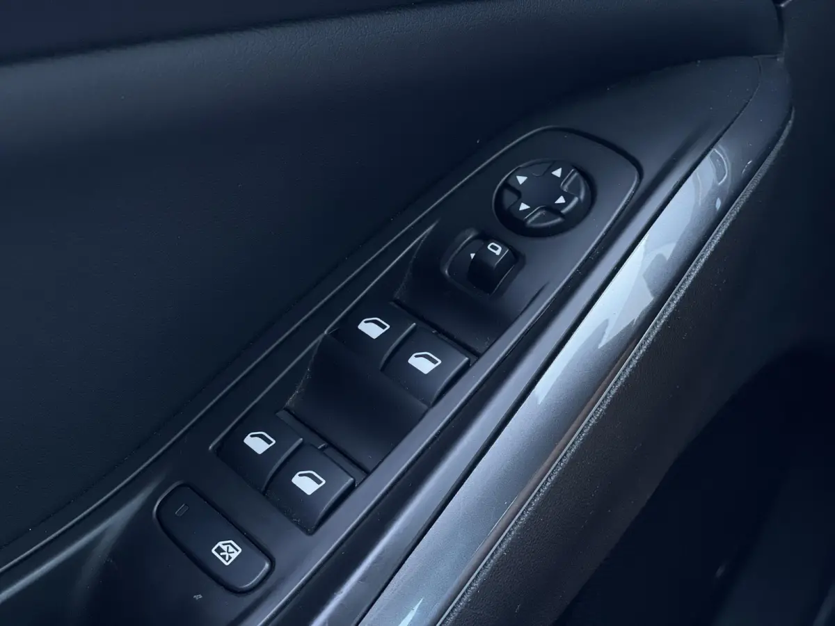 1.2 Turbo Edition 2020 | Zeer Nette Staat | Achteruitrijcamera | Comfort Stoelen | Navigatie | Climate Control | Sidebars | Parkeersensoren |