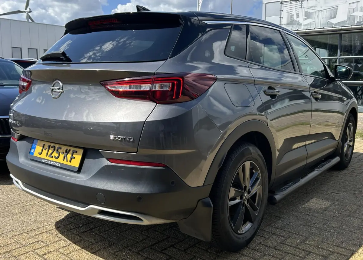 1.2 Turbo Edition 2020 | Zeer Nette Staat | Achteruitrijcamera | Comfort Stoelen | Navigatie | Climate Control | Sidebars | Parkeersensoren |