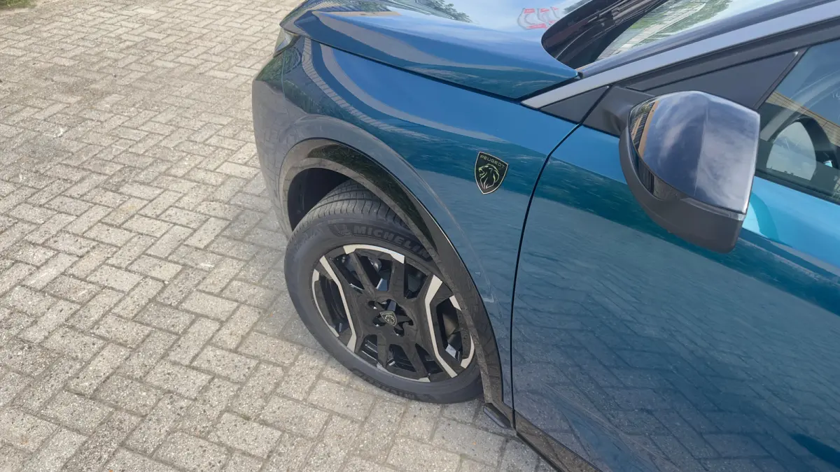 GT | Elektrische parkeerrem | Extra getinte achterste zijruiten en achterruit