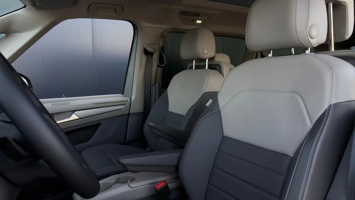 eHybrid 4MOTION L2 | Bulli | Leder | Glazen Dak | Vis-a-Vis | Houtlook Vloer | 4-Seizoenen Banden