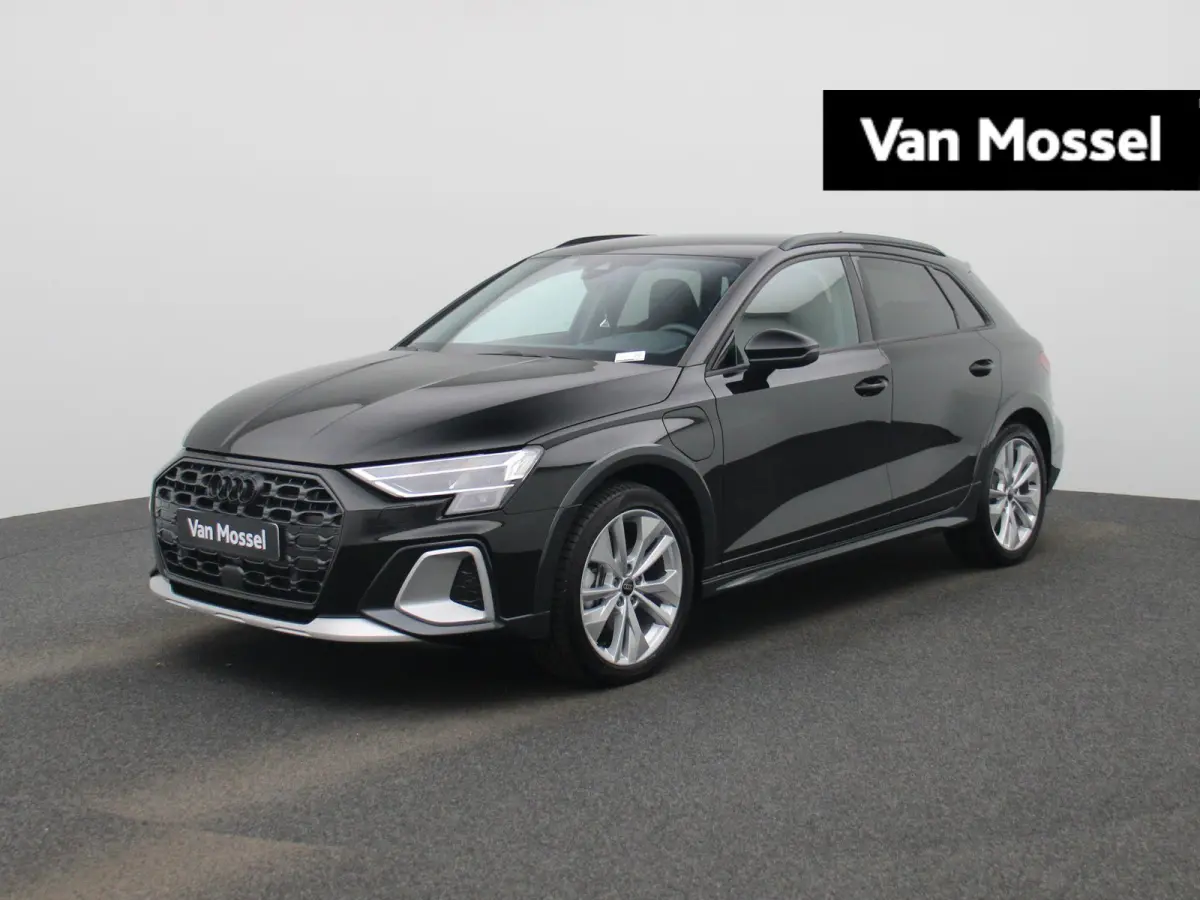 40 TFSI e Advanced edition l Adaptive cruise control l Climate control l Navigatie l Head-up display l Achteruitrijcamera l LED-koplampen l Elektr. voorstoelen geh. best. l Stoelverwarming l