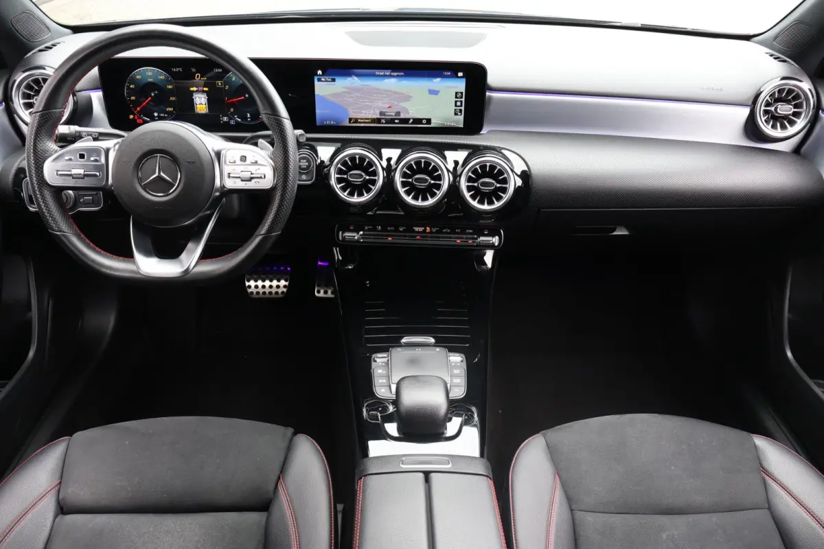180 Business Solution AMG 1e Eigenaar | Volledig Onderh | BTW | NAP | Widescreen | Sfeer | Stoelverwarming | Carplay | Navi | Camera | Climate | Keyless | Bots | PDC