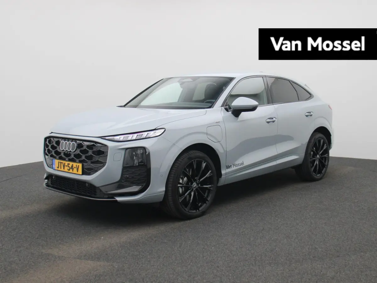 1.5 e-hybrid S edition 272 PK l Demo l Adaptive cruise control l Camera l Stoelverwarming l Climate Control l Navigatie l Apple Carplay | Android Auto l LED-koplampen l Privacy glas l