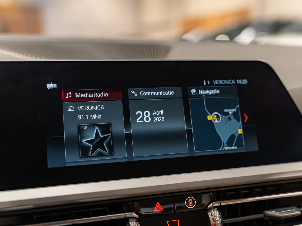 320i Executive, Facelift, Apple Carplay, Navi, Led, Camera, Multistuur, Leder, Cruise, Clima, Volledig Onderhoud.