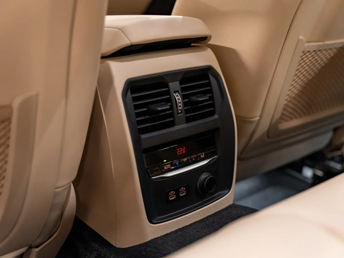 320i Executive, Facelift, Apple Carplay, Navi, Led, Camera, Multistuur, Leder, Cruise, Clima, Volledig Onderhoud.