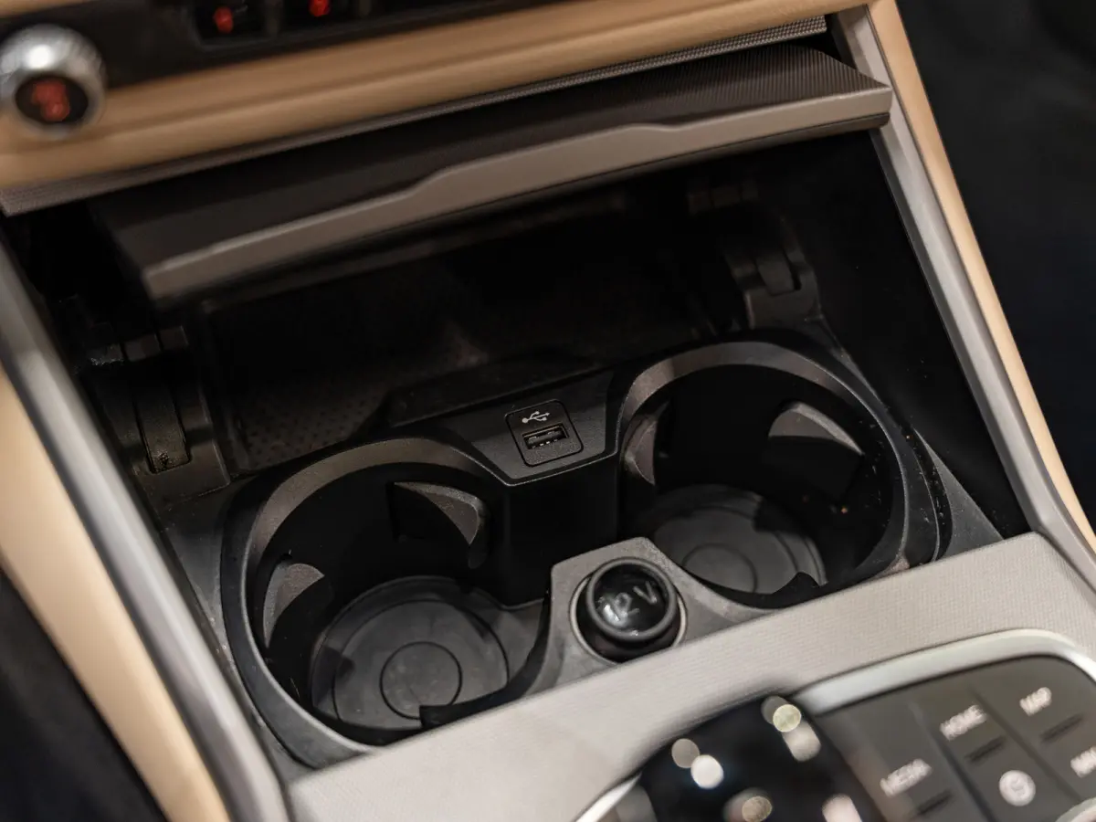 320i Executive, Facelift, Apple Carplay, Navi, Led, Camera, Multistuur, Leder, Cruise, Clima, Volledig Onderhoud.