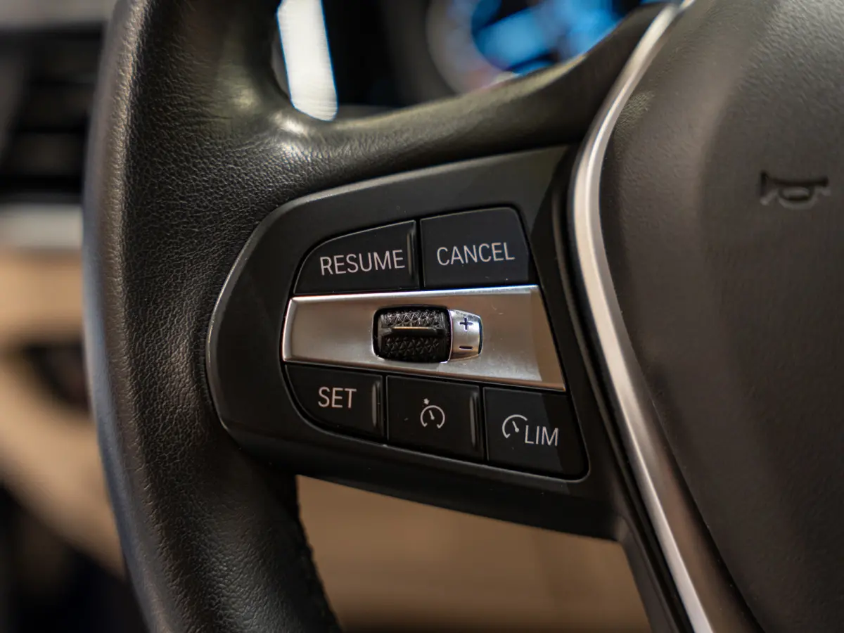 320i Executive, Facelift, Apple Carplay, Navi, Led, Camera, Multistuur, Leder, Cruise, Clima, Volledig Onderhoud.