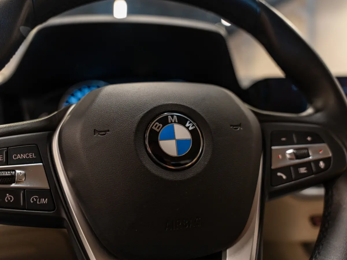 320i Executive, Facelift, Apple Carplay, Navi, Led, Camera, Multistuur, Leder, Cruise, Clima, Volledig Onderhoud.