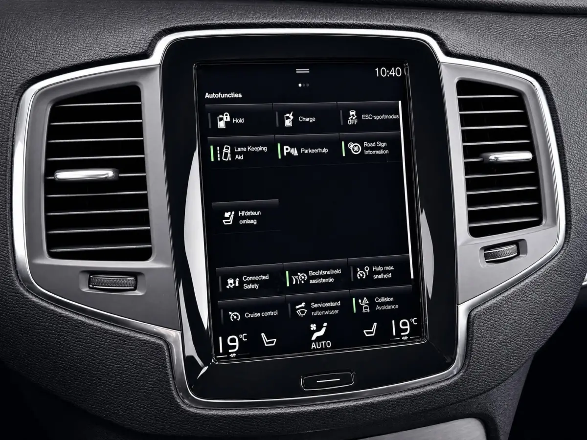 2.0 T8 Recharge AWD R-Design | Pilot Assist | Stoelverwarming | Carplay | Black on black