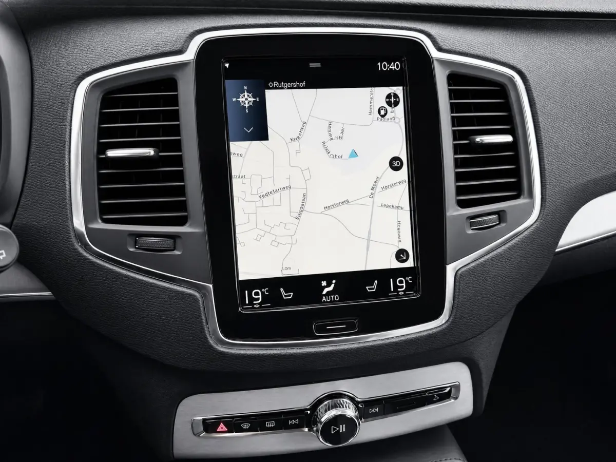 2.0 T8 Recharge AWD R-Design | Pilot Assist | Stoelverwarming | Carplay | Black on black