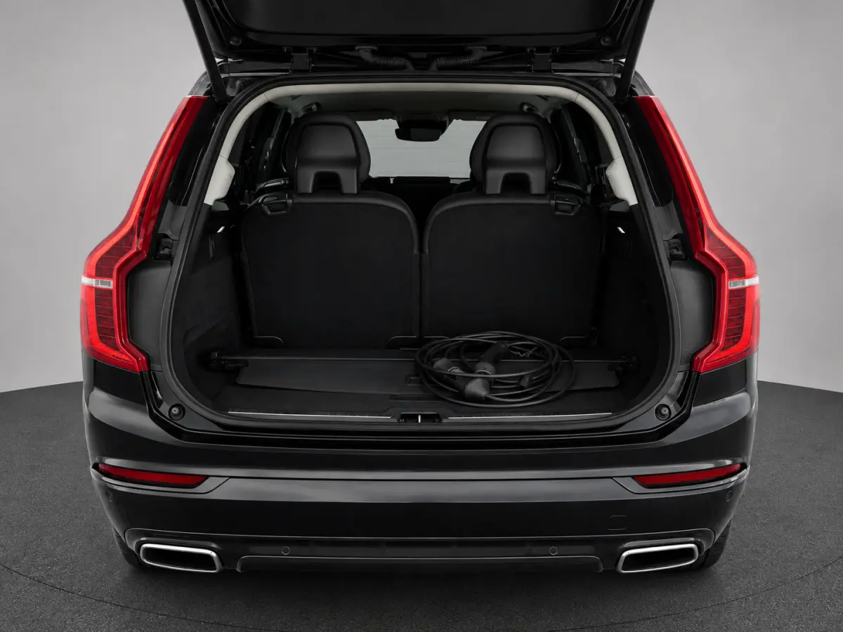 2.0 T8 Recharge AWD R-Design | Pilot Assist | Stoelverwarming | Carplay | Black on black