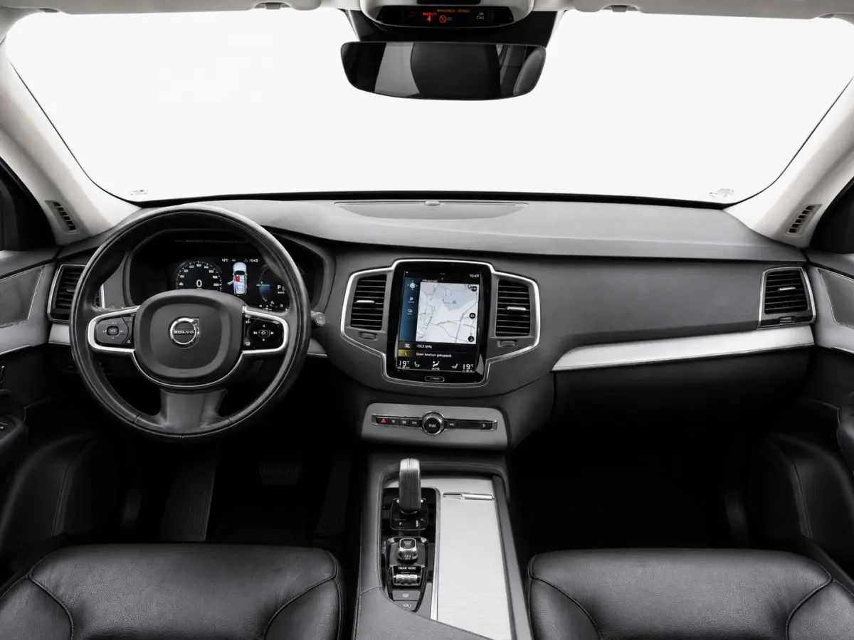 2.0 T8 Recharge AWD R-Design | Pilot Assist | Stoelverwarming | Carplay | Black on black