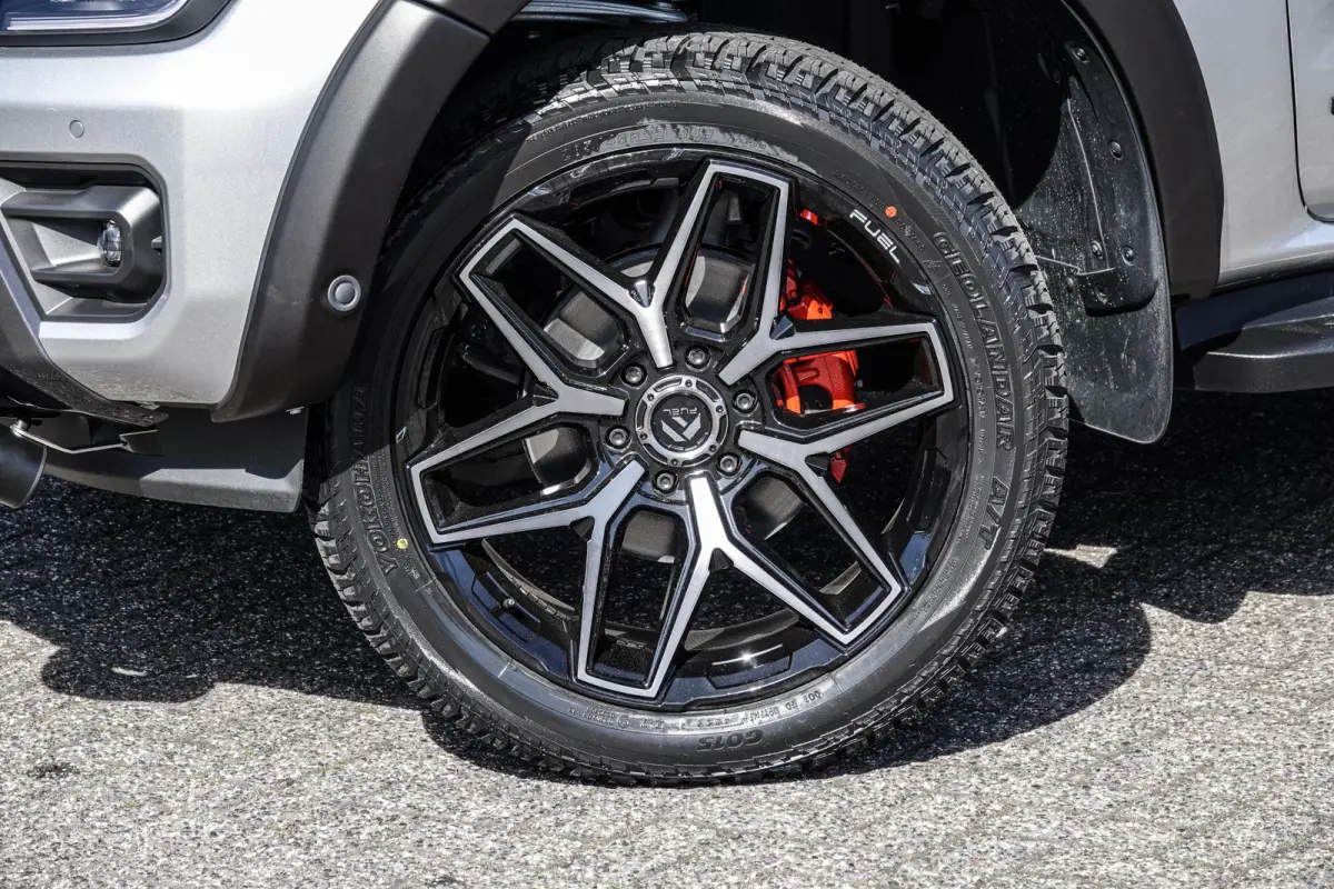 Wildtrak 2.3PHEV 280Pk Aut. | Plug In Hybride | Double Cab | 5-Persoons | Bullbar | Wielkastverbreders | Trekhaak | Rollertop | 22''