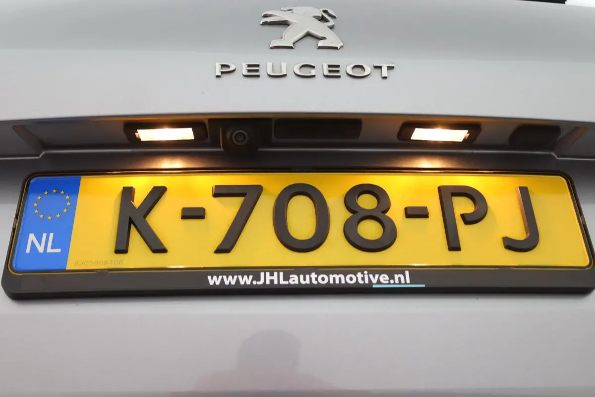 1.2 Allure*ECC*ACC*NAVI*CAM*CARPLAY*