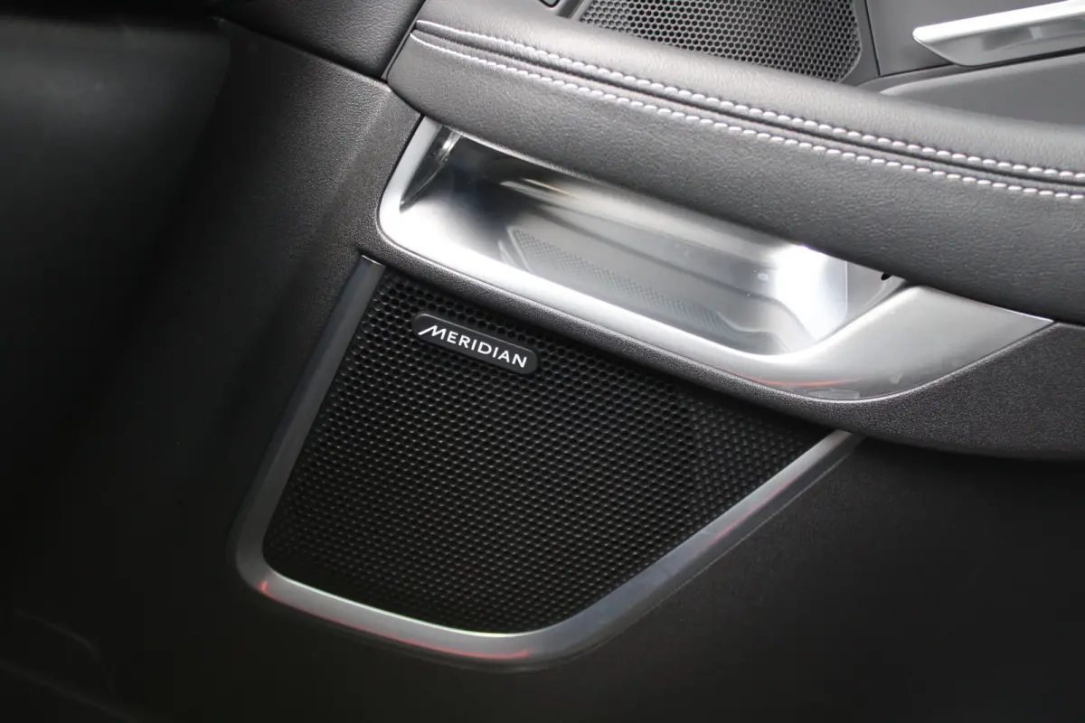 1.5 P300e AWD R-Dynamic HSE | panoramadak | meridian sound | black pack | adap. cruise | leder | bliss | NL auto