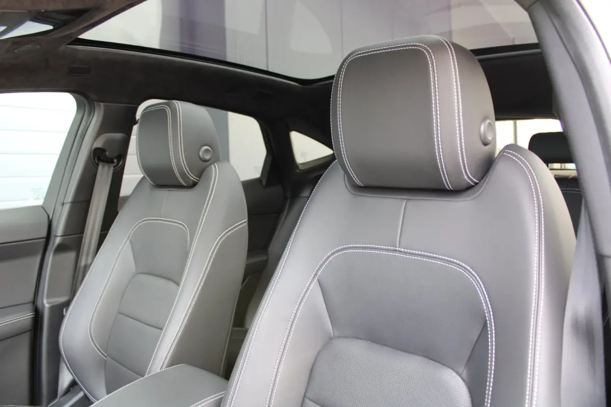 1.5 P300e AWD R-Dynamic HSE | panoramadak | meridian sound | black pack | adap. cruise | leder | bliss | NL auto