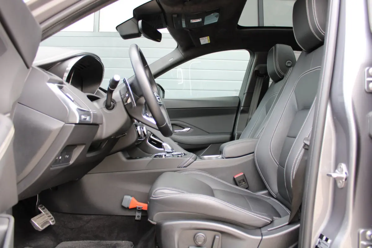 1.5 P300e AWD R-Dynamic HSE | panoramadak | meridian sound | black pack | adap. cruise | leder | bliss | NL auto