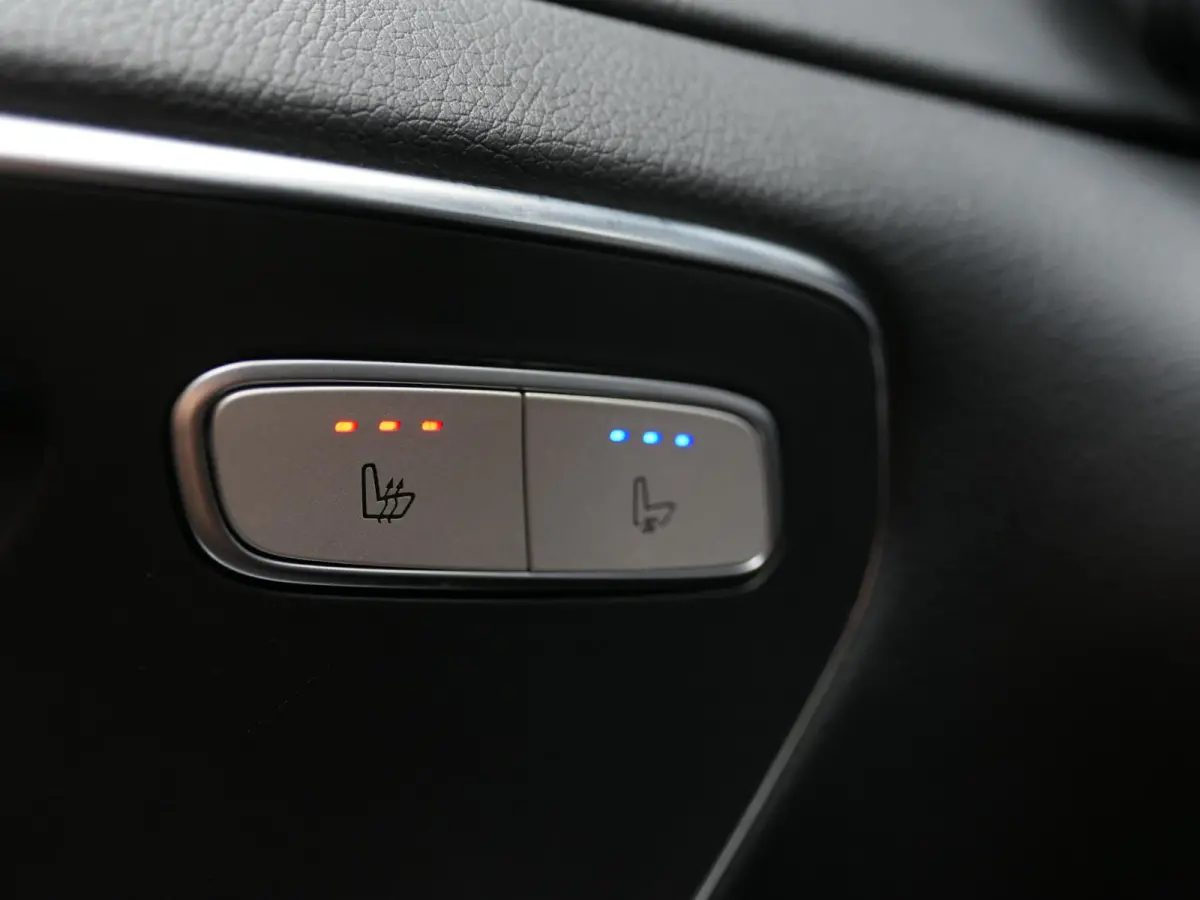 300d Lang DC Avantgarde Edition | 360°-camera | Stoelventilatie | Burmester | Trekhaak | 19-inch | Full-LED | Elektrische schuifdeuren + achterklep | Stoelverwarming | Dodehoek detectie