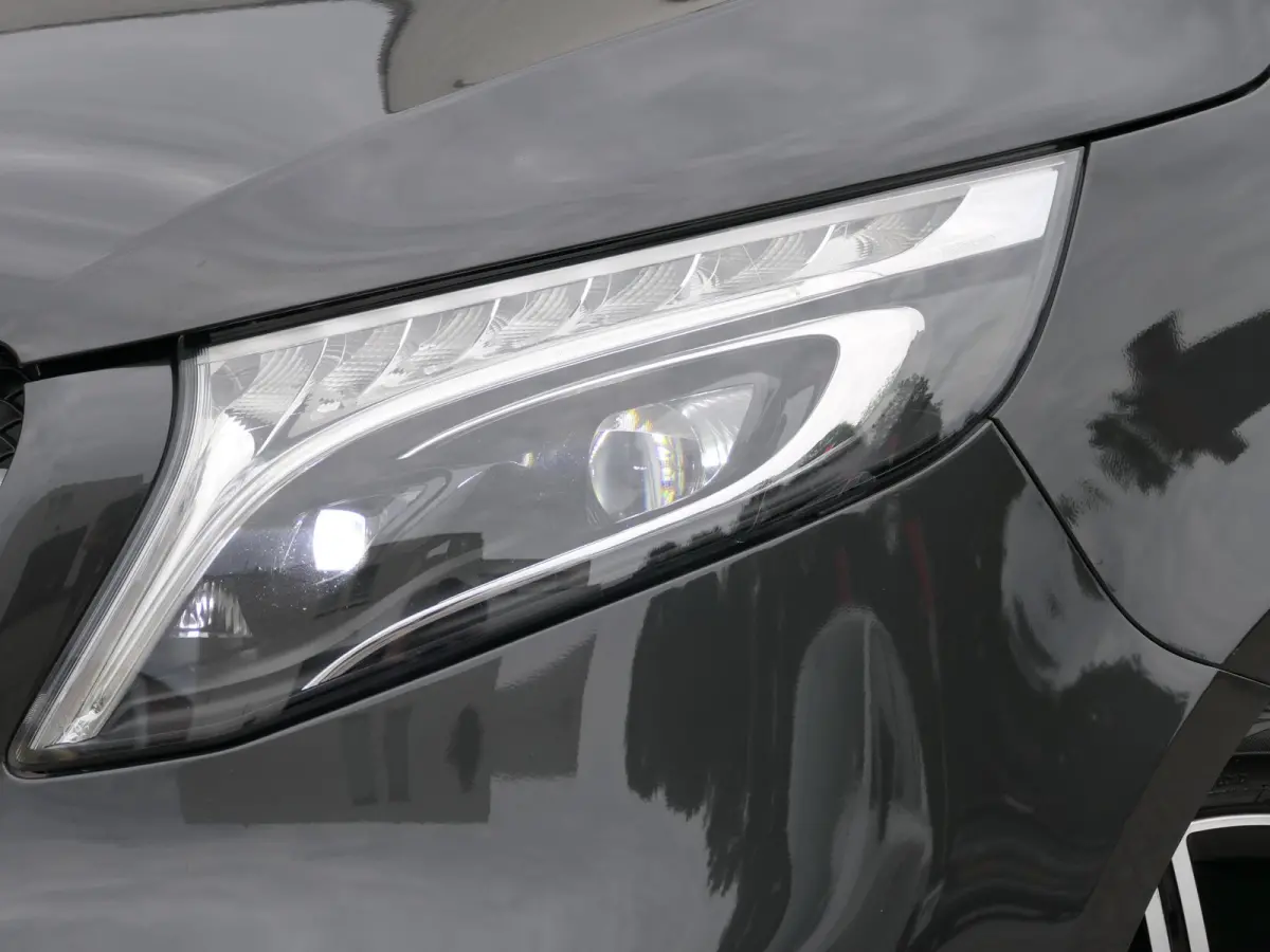 300d Lang DC Avantgarde Edition | 360°-camera | Stoelventilatie | Burmester | Trekhaak | 19-inch | Full-LED | Elektrische schuifdeuren + achterklep | Stoelverwarming | Dodehoek detectie