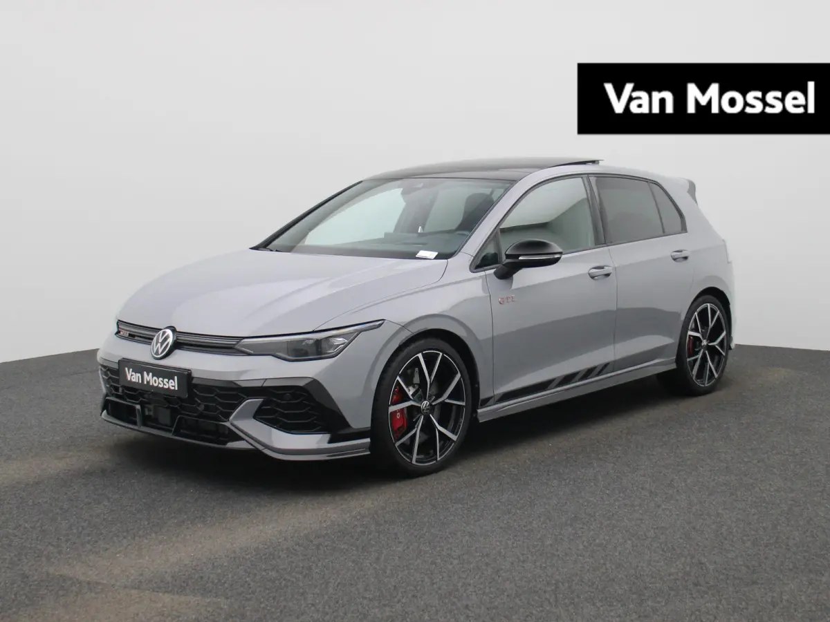 2.0 TSI GTI Clubsport 301 PK| Panoramadak | 19 Inch Velgen | LED Matrix | 3D Ledachterlichten | Black Style | Head-Up-Display | Achteruitrijcamera | Navigatie