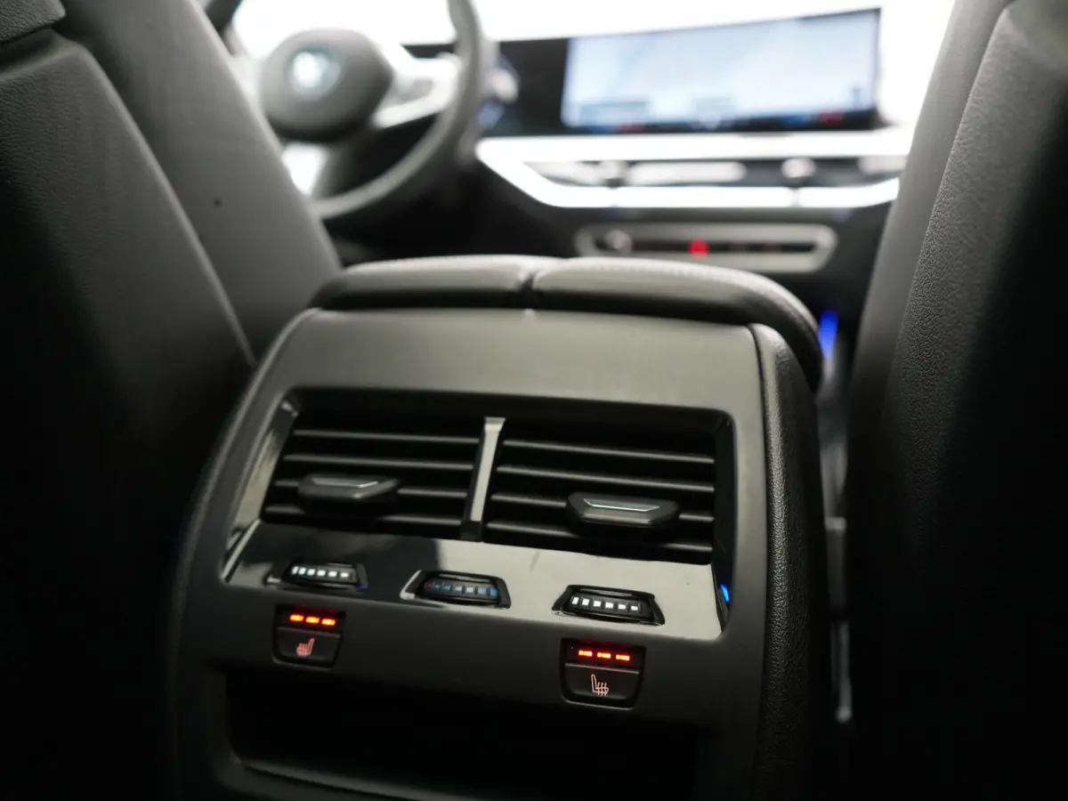 xDrive50e High Executive PHEV 490pk Dealer O.H. | Panodak Sky Lounge | M Sport | Luchtvering | Head Up | 360 Camera | Harman / Kardon | Nappa Lederen Comfortstoelen Memory & Verwarmd | Carbo