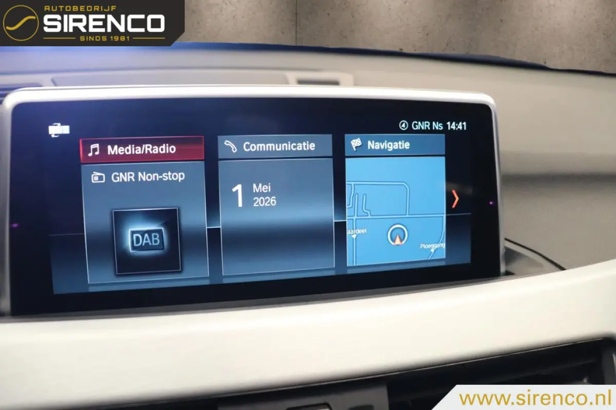 sDrive18i High Executive | leder sportzetels| stoelverwarming | hud | climate & cruise control | navigatie & bluetooth