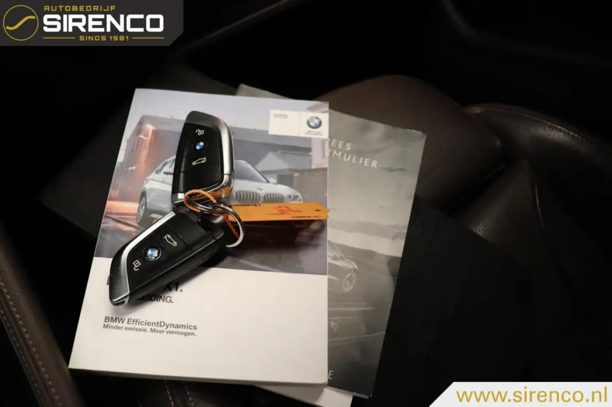 sDrive18i High Executive | leder sportzetels| stoelverwarming | hud | climate & cruise control | navigatie & bluetooth
