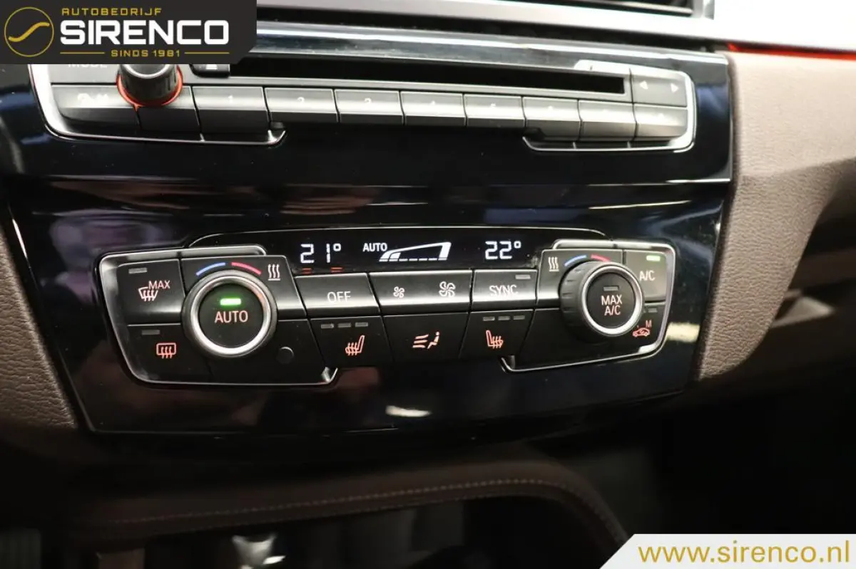 sDrive18i High Executive | leder sportzetels| stoelverwarming | hud | climate & cruise control | navigatie & bluetooth