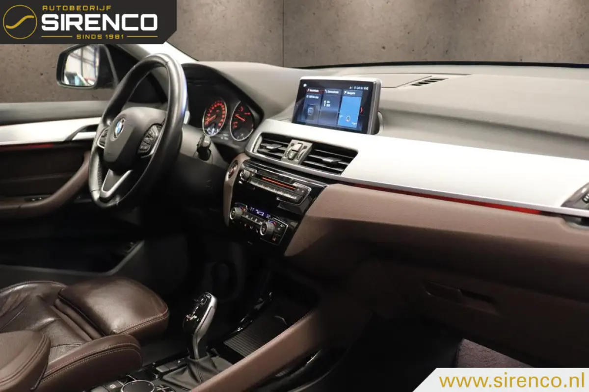 sDrive18i High Executive | leder sportzetels| stoelverwarming | hud | climate & cruise control | navigatie & bluetooth