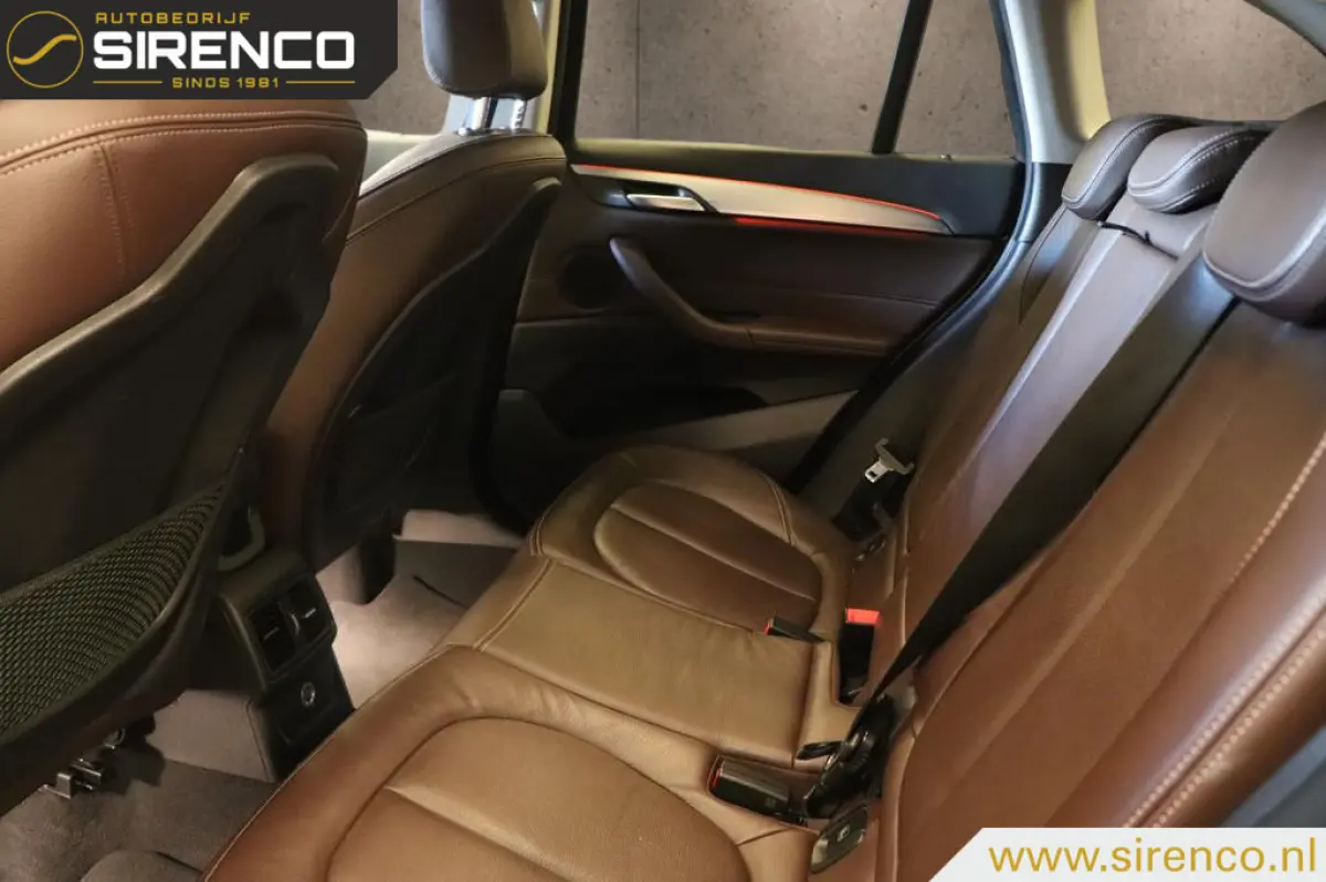 sDrive18i High Executive | leder sportzetels| stoelverwarming | hud | climate & cruise control | navigatie & bluetooth
