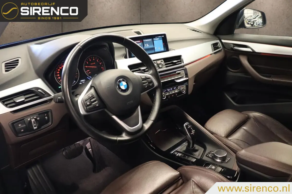 sDrive18i High Executive | leder sportzetels| stoelverwarming | hud | climate & cruise control | navigatie & bluetooth