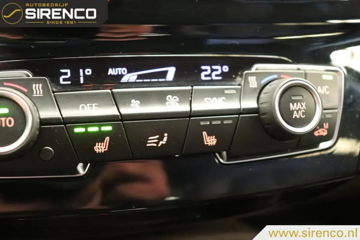 sDrive18i High Executive | leder sportzetels| stoelverwarming | hud | climate & cruise control | navigatie & bluetooth