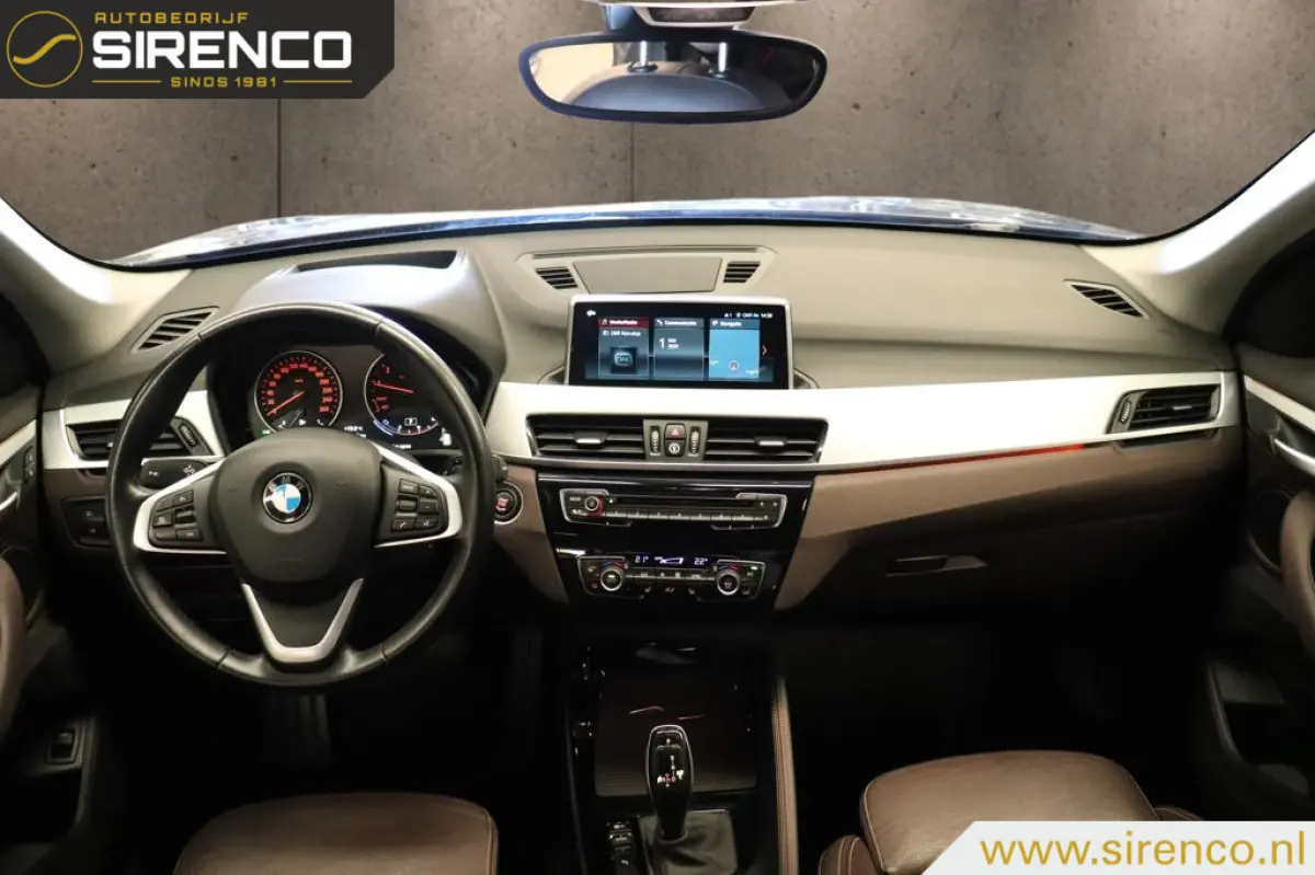 sDrive18i High Executive | leder sportzetels| stoelverwarming | hud | climate & cruise control | navigatie & bluetooth